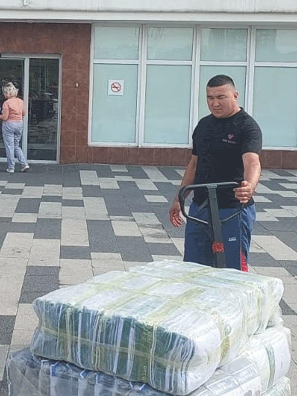 Передали в госпиталь нательное белье для раненых бойцов